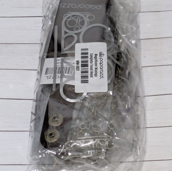 Paparazzi Jewelry Set Brass Brown Necklace Earrings Bracelets New! - Picture 6 of 6